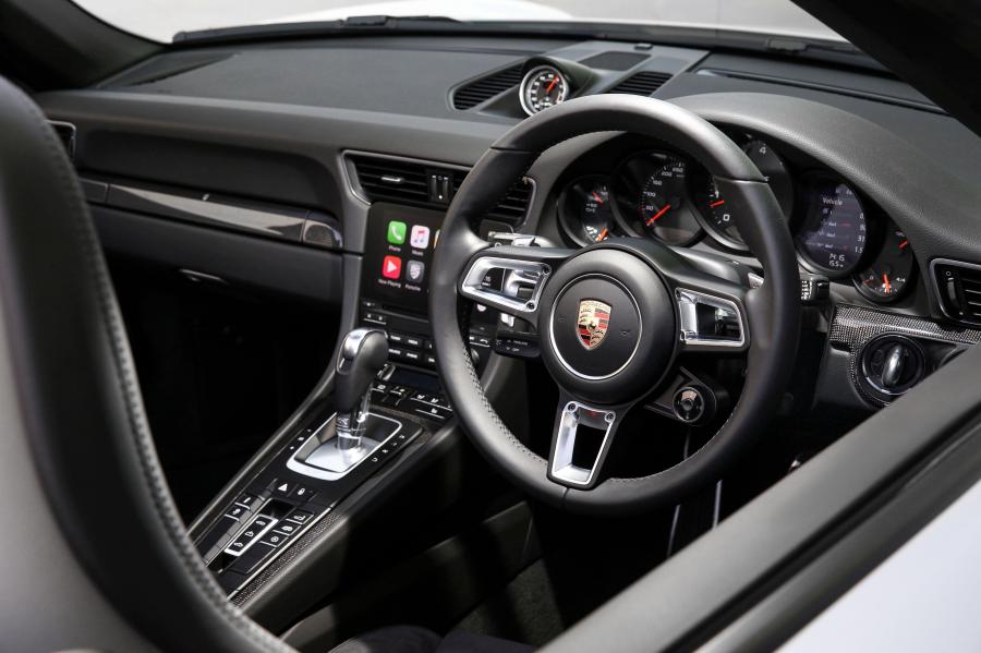 Панель приборов Porsche 911 Carrera GTS Cabriolet 2017 года  (AU) (фото 3 из 11)